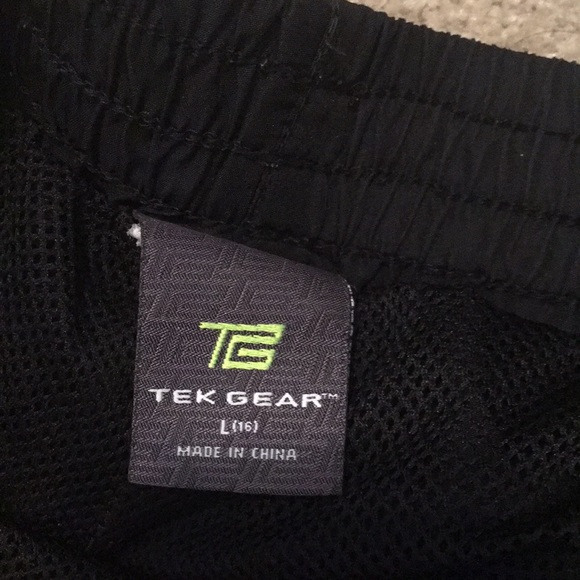 Large child’s athletic pants - Picture 2 of 2